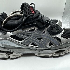 ASICS GEL Black and Silver Athletic Shoes